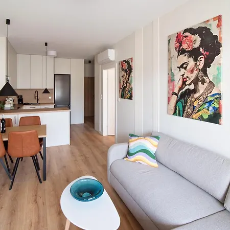 Frida Riverside 弗罗茨瓦夫