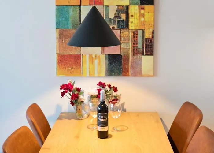 Frida Riverside 公寓 *