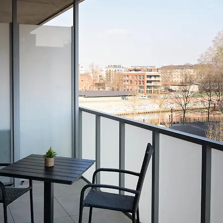 Frida Riverside - Free Parking Included