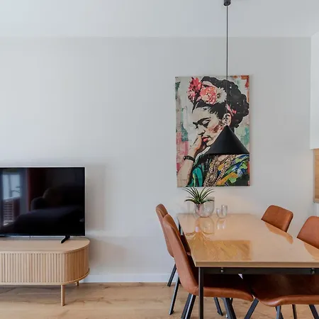Frida Riverside شقة